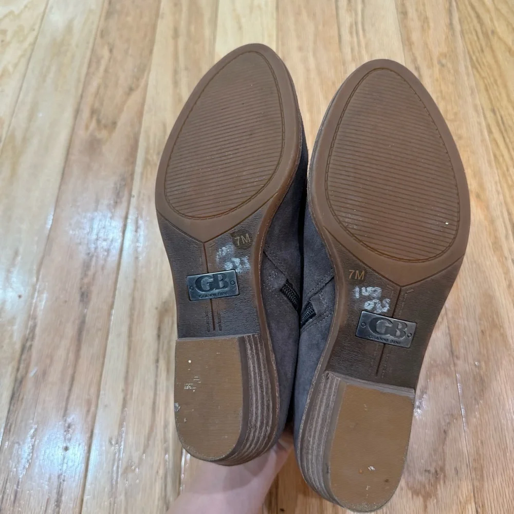 Gianni Bini ankle booties